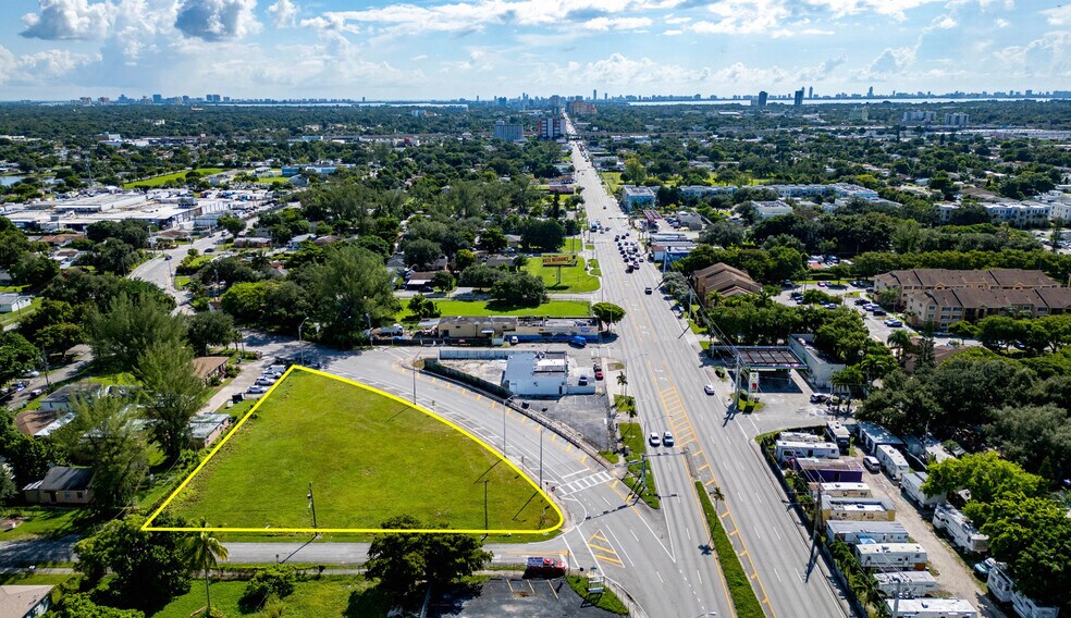 7925 NW 13th Ct, Miami, FL à vendre - Aérien – Image 2 sur 10