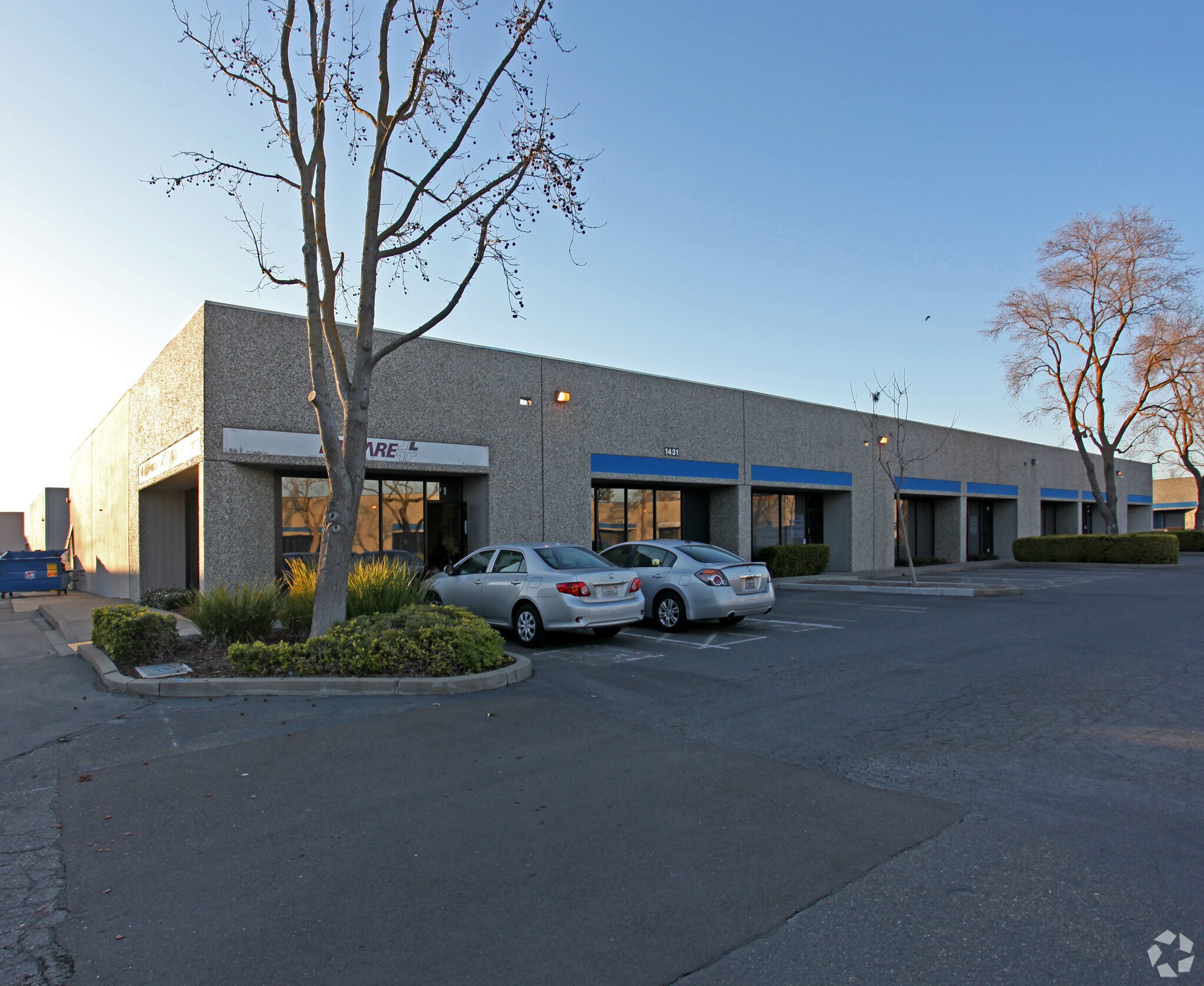1431 N Market Blvd, Sacramento, CA à louer Photo principale– Image 1 sur 7