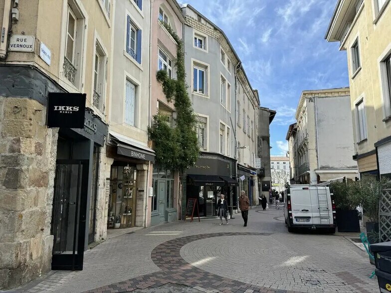 Local commercial dans Valence à louer - Photo de l’immeuble – Image 1 sur 4