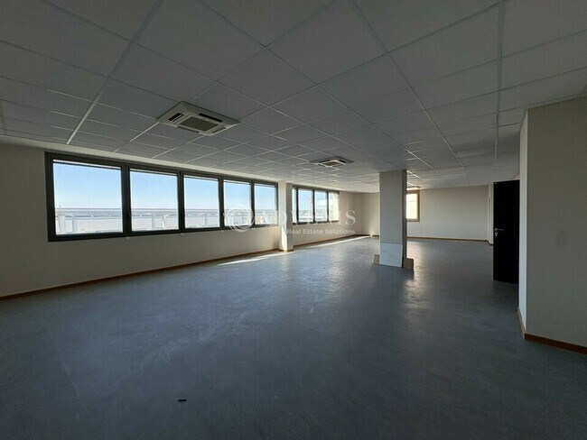 Plus de détails pour Bureau à vendre