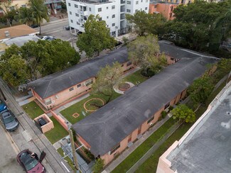 Plus de détails pour 520 SW 4th St, Miami, FL - Logement à vendre