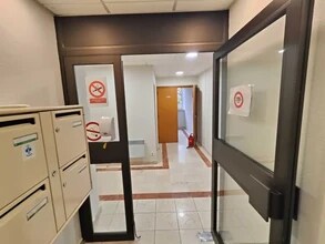 21 Rue Albert Calmette, Jouy-en-Josas à louer Hall d’entrée– Image 1 sur 9