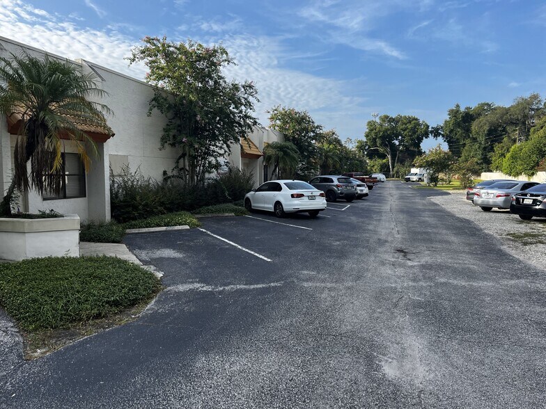 174-B Semoran Commerce Pl, Apopka, FL à louer - Photo de l’immeuble – Image 2 sur 5