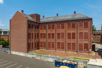 Plus de détails pour 2275 Bridge St- Building 212, Philadelphia, PA - Industriel/Logistique à vendre