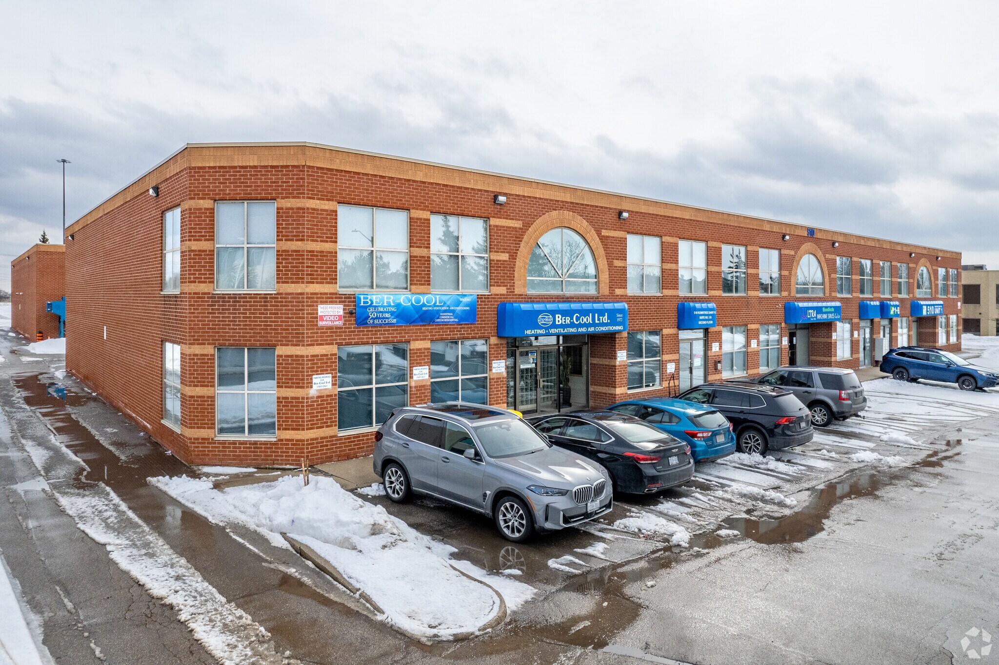 510 Rowntree Dairy Rd, Vaughan, ON à louer Photo principale– Image 1 sur 3