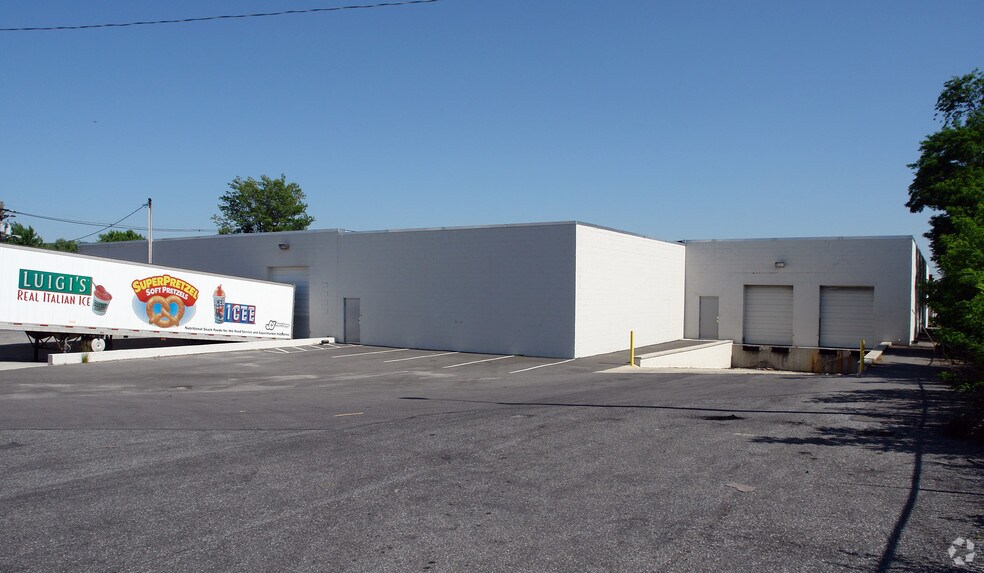 7125-7135 Colonial Ln, Pennsauken, NJ à louer - Photo de l’immeuble – Image 3 sur 4