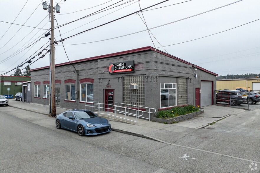 135 E Hill St, Monroe, WA à vendre - Photo de l’immeuble – Image 2 sur 9