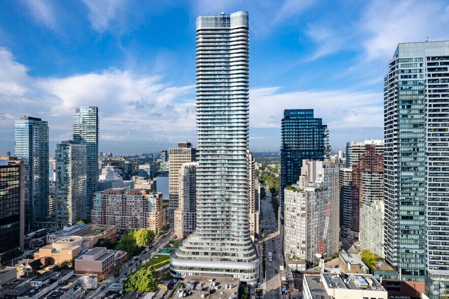 15 Wellesley St W, Toronto, ON à vendre - Photo de l’immeuble – Image 1 sur 7