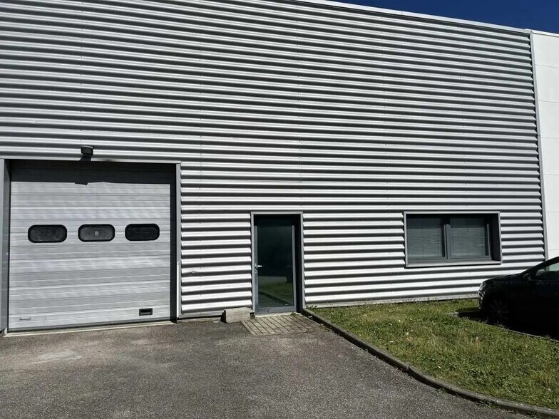 81-83 Rue Elisée Reclus, Décines-Charpieu à louer - Photo de l’immeuble – Image 3 sur 20