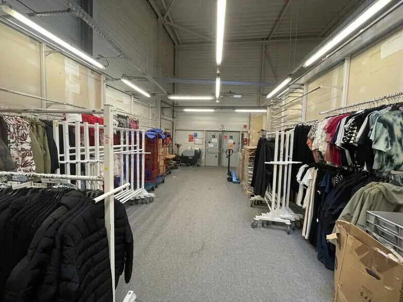 Local commercial dans Chambly à louer - Photo de l’immeuble – Image 2 sur 4