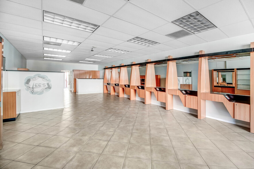 147-153 N San Fernando Blvd, Burbank, CA à louer - Photo de l’immeuble – Image 3 sur 16
