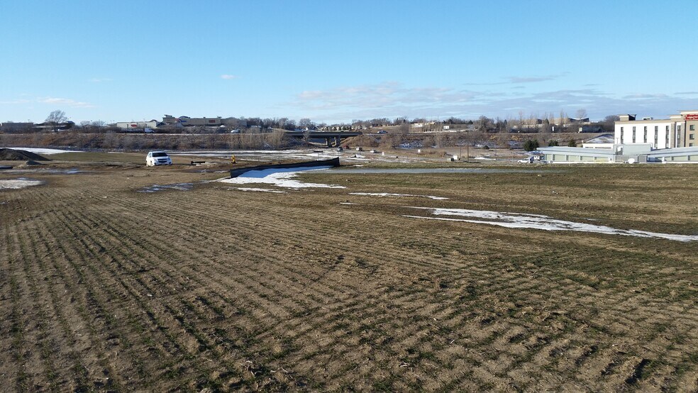 5550 1/2 Sergeant Rd, Sioux City, IA à vendre - Photo de l’immeuble – Image 2 sur 3