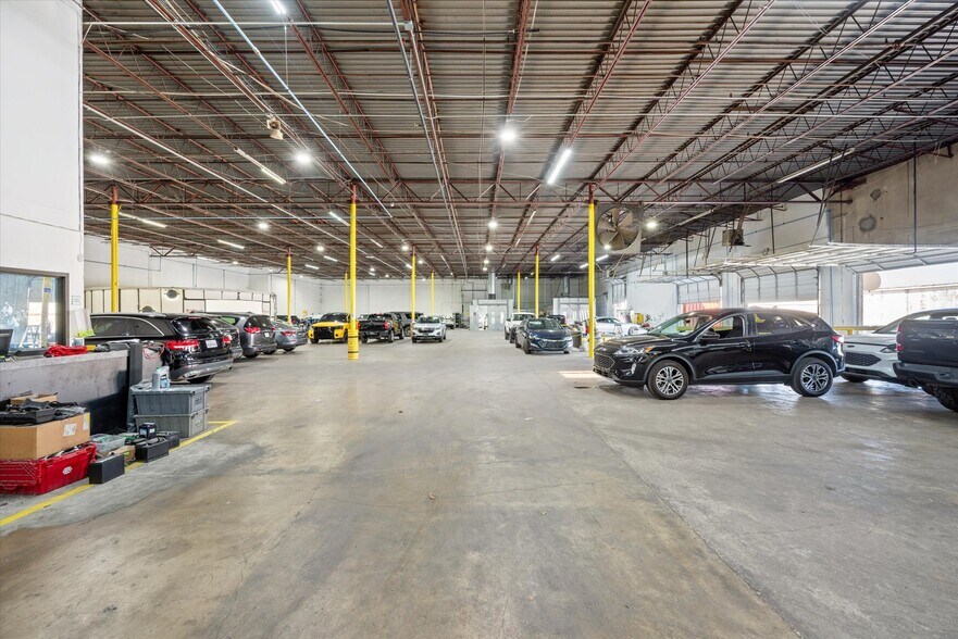 5127-5131 Mercantile Row, Dallas, TX à louer - Photo intérieure – Image 3 sur 10