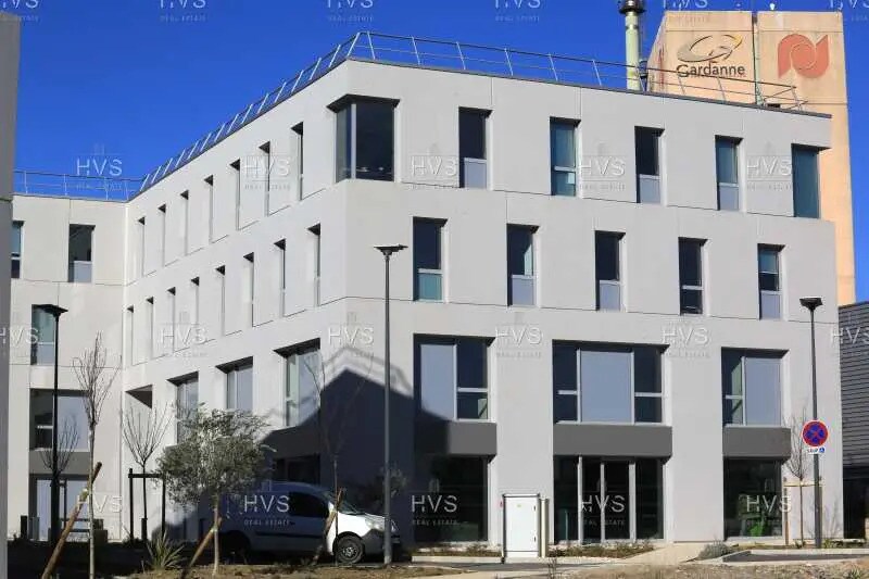 1480 Avenue D'Armenie, Gardanne à louer - Photo de l’immeuble – Image 3 sur 14