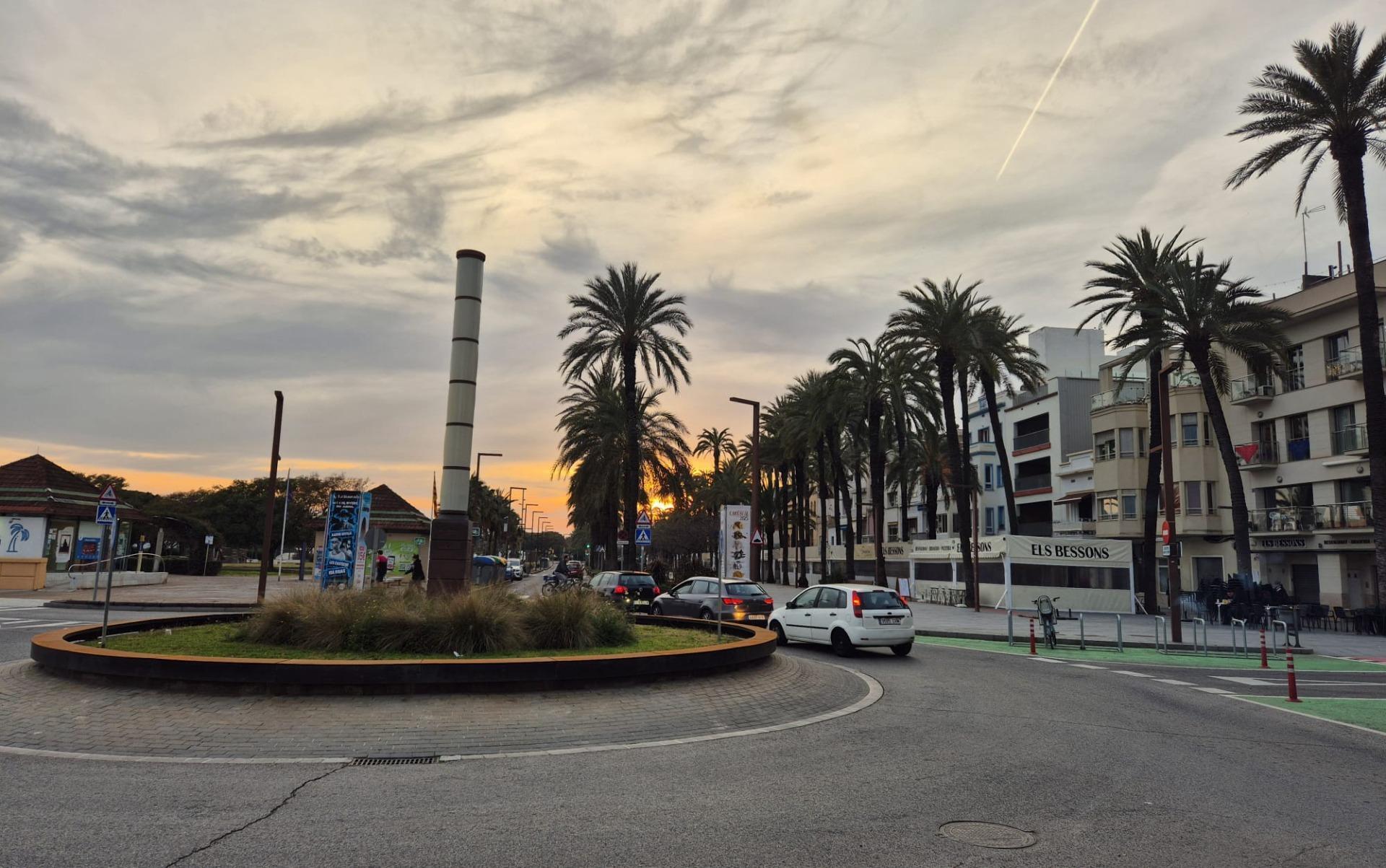 Local commercial dans Vilanova i la Geltrú, Barcelona à louer Photo de l’immeuble– Image 1 sur 14