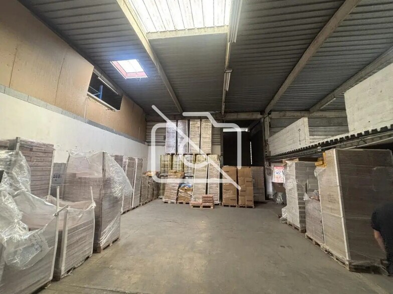 Industriel/Logistique dans Sarcelles à vendre - Photo de l’immeuble – Image 2 sur 9