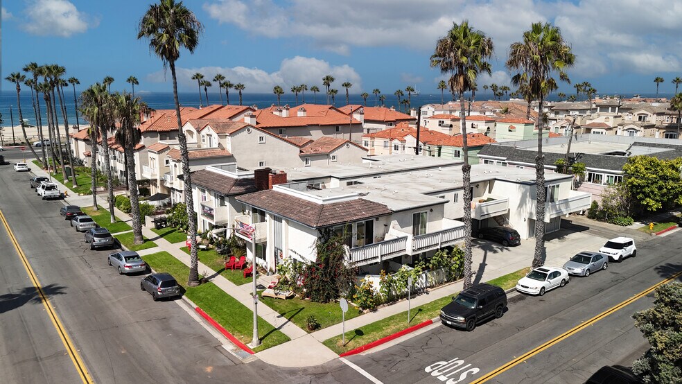 119 14th St, Huntington Beach, CA à vendre - Photo de l’immeuble – Image 3 sur 11