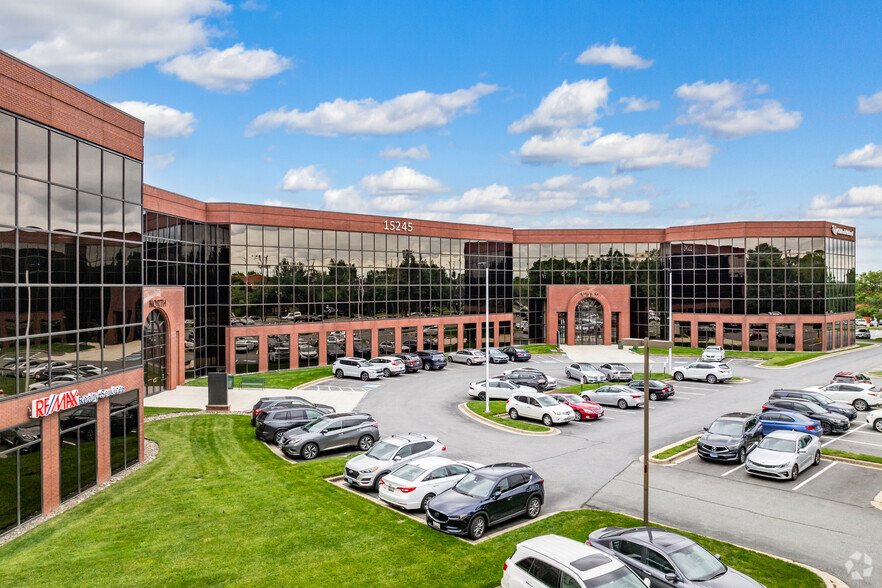 15245 Shady Grove Rd, Rockville, MD à louer - Photo de l’immeuble – Image 2 sur 5