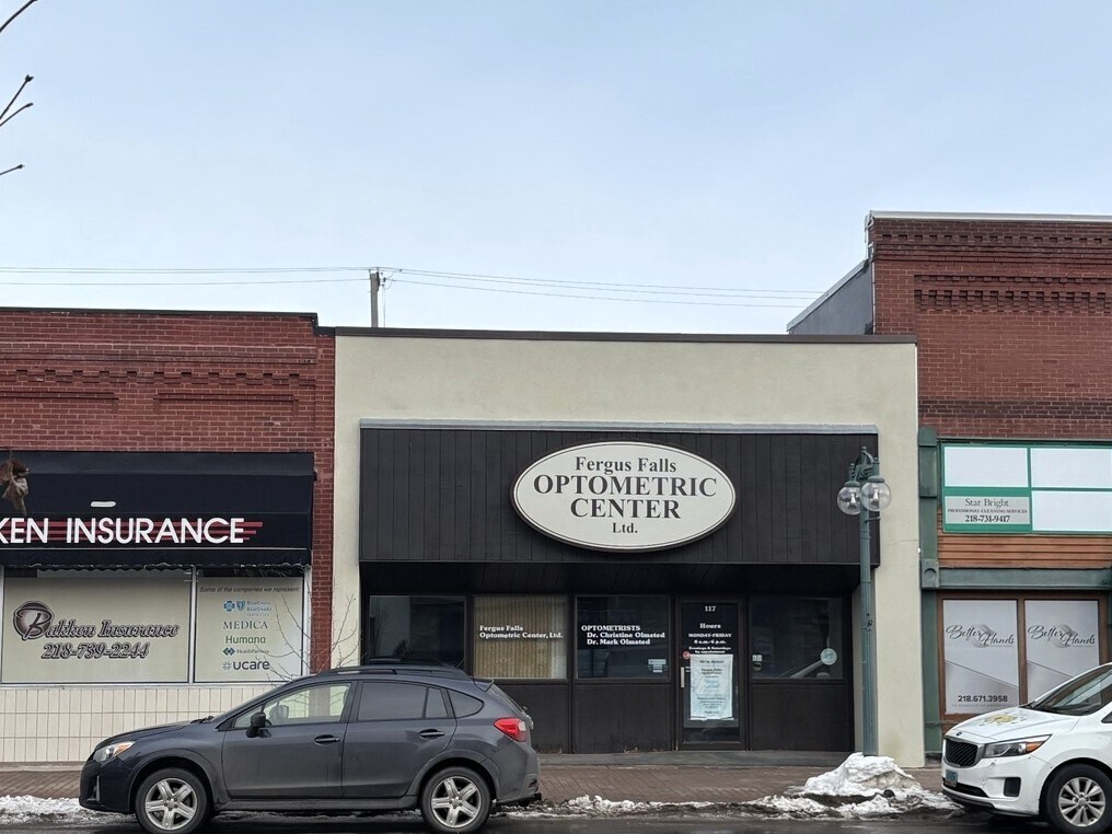 117 E Lincoln Ave, Fergus Falls, MN à vendre Photo principale– Image 1 sur 3