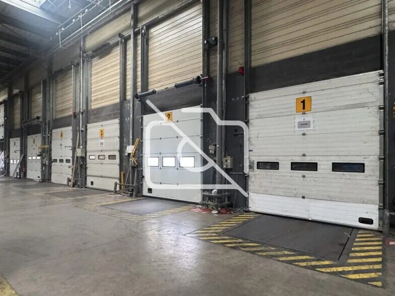 Industriel/Logistique dans Mitry-Mory à louer - Photo de l’immeuble – Image 1 sur 3