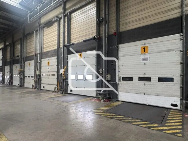 Plus de détails pour Industriel/Logistique à louer