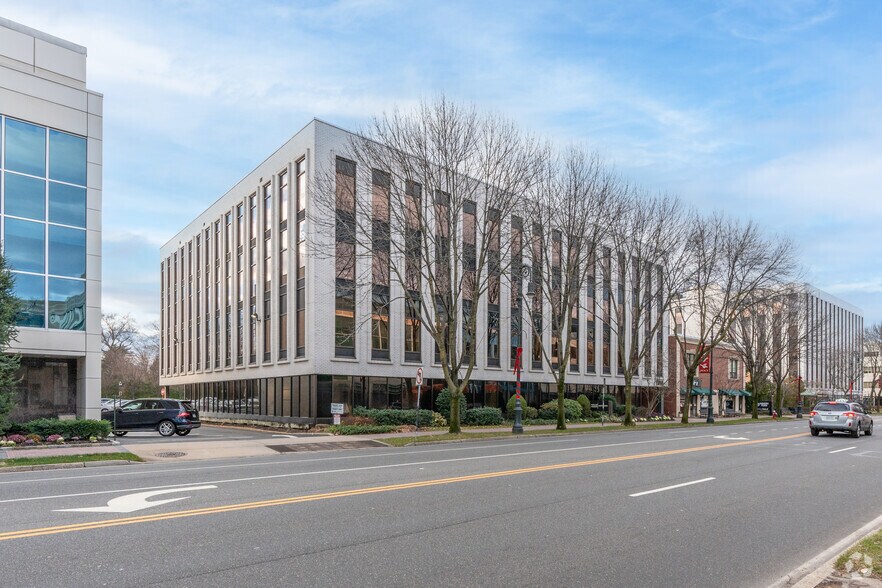 1010 Franklin Ave, Garden City, NY à louer - Photo principale – Image 1 sur 7
