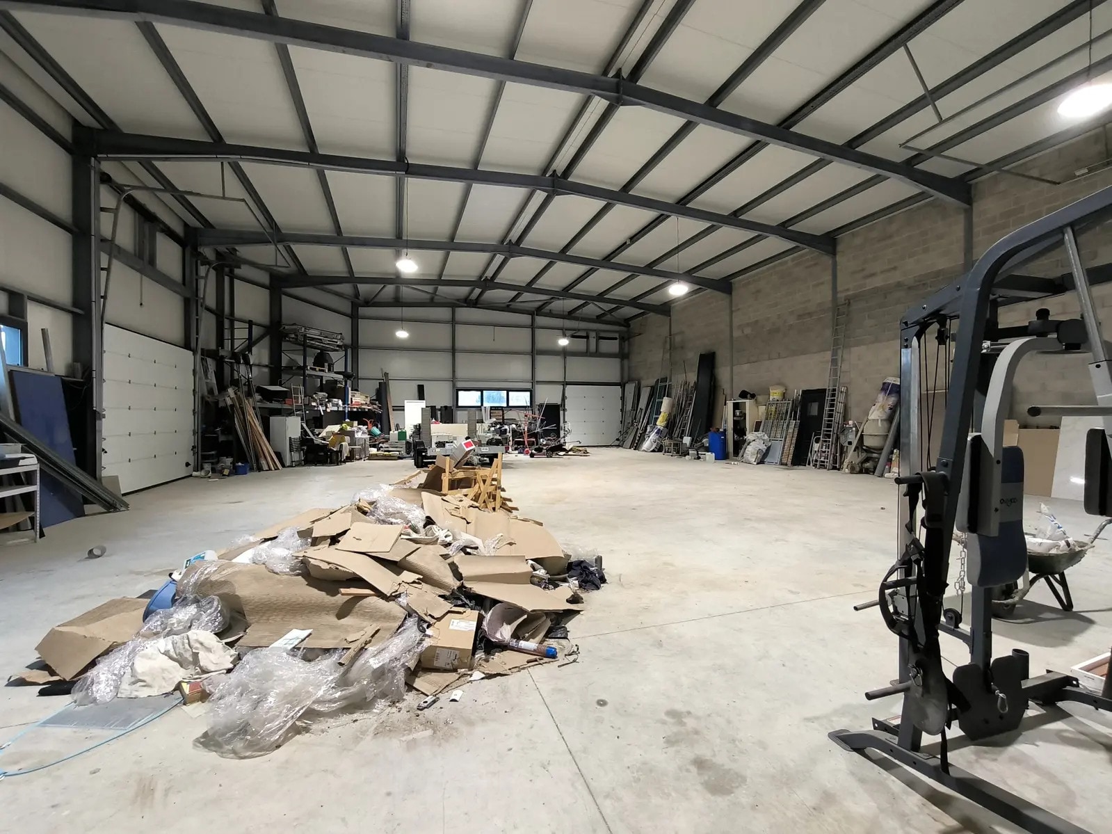 Local d’activités dans Saint-Leu-la-Forêt à louer Photo intérieure– Image 1 sur 8