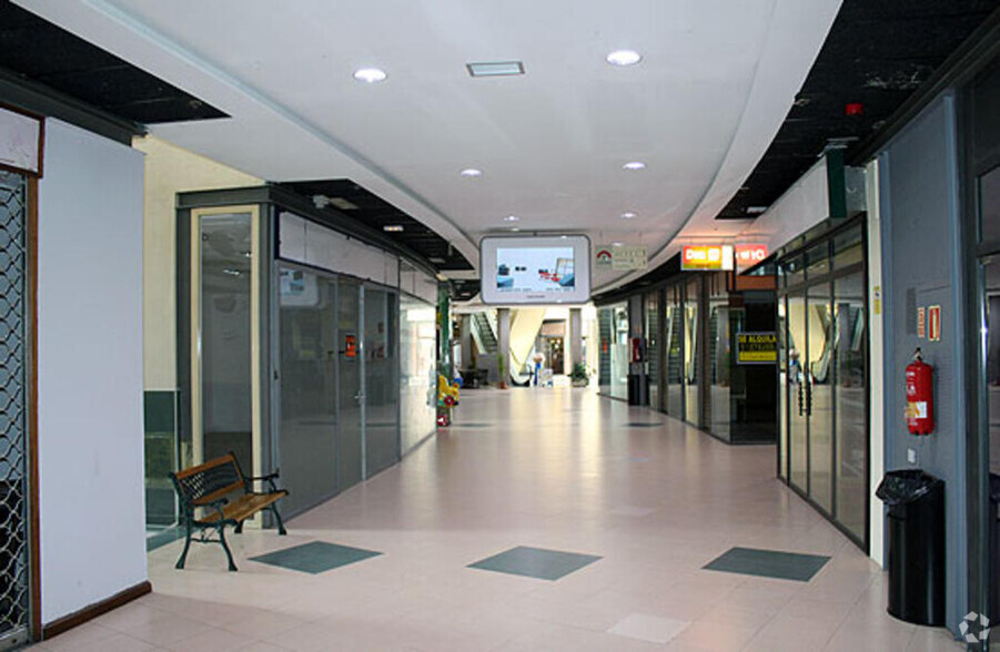 Plaza del Toro, 1, Tres Cantos, Madrid à vendre - Photo de l’immeuble – Image 1 sur 2