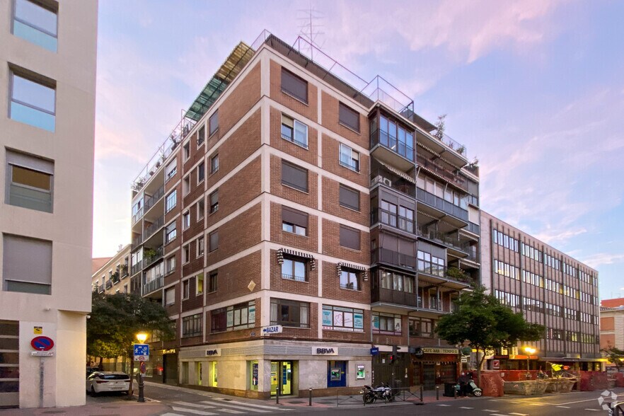 Calle de San Bernardo, 66, Madrid, Madrid à louer - Photo de l’immeuble – Image 2 sur 3