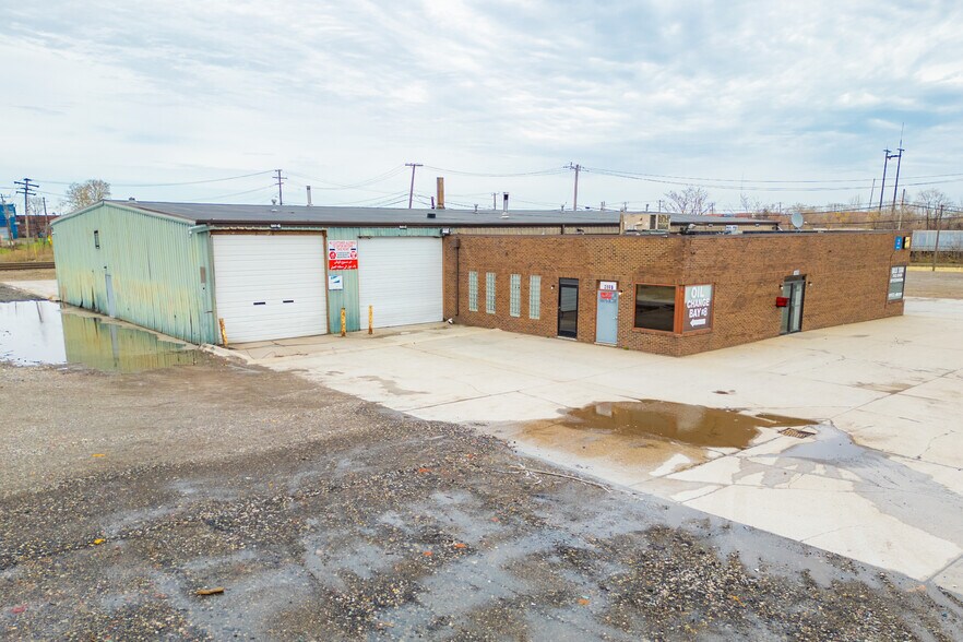 3969 Wyoming St, Dearborn, MI à louer - Photo de l’immeuble – Image 3 sur 7