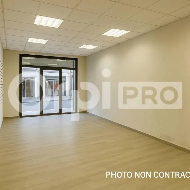 Local commercial dans Montluçon à louer Photo intérieure– Image 1 sur 2