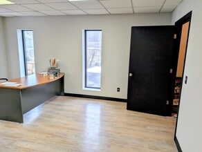 15-43 Falls Ave, Oakville, CT à louer Photo intérieure– Image 2 sur 4