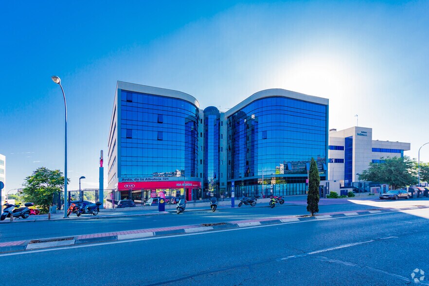 Bureau dans Madrid, Madrid à louer - Photo de l’immeuble – Image 3 sur 3