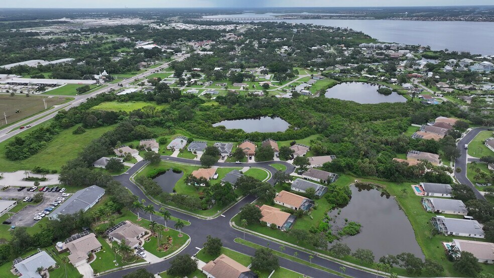 2715 US Highway 301 N, Ellenton, FL à louer - Vidéo sur l’annonce professionnelle – Image 2 sur 7