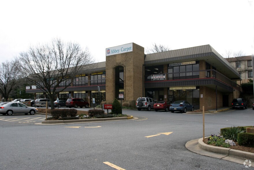 4 S McCain Dr, Frederick, MD à louer - Photo de l’immeuble – Image 3 sur 21