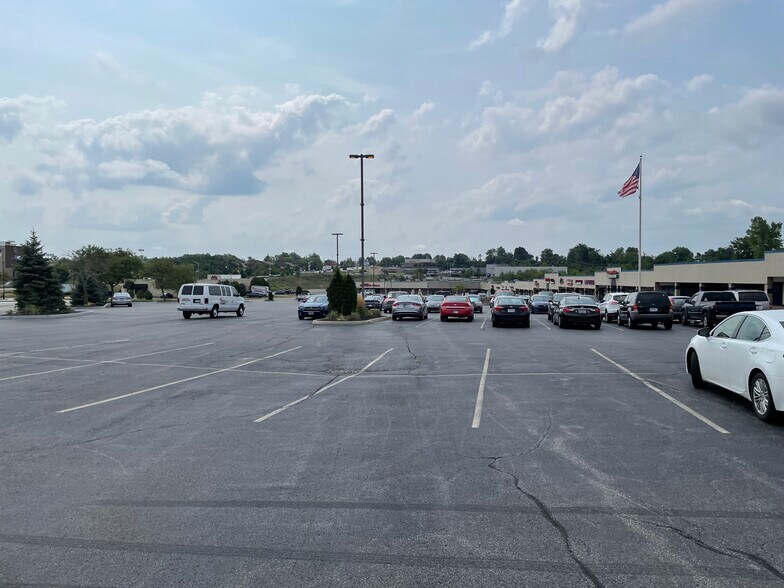 8045-8133 Connector Dr, Florence, KY à louer - Photo de l’immeuble – Image 2 sur 6