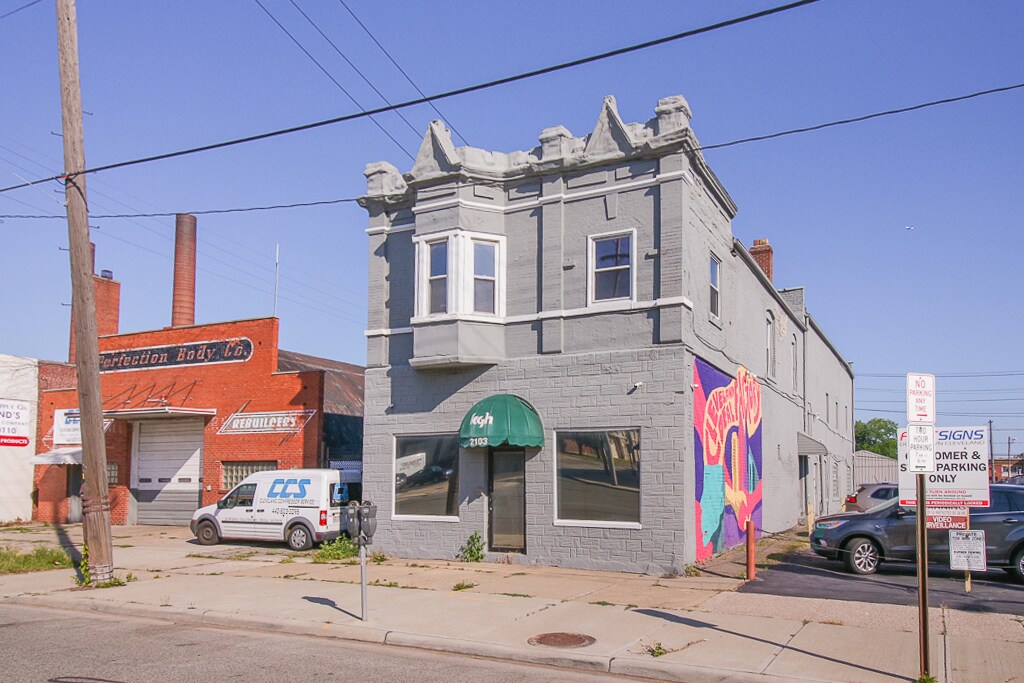 2103 St Clair Ave, Cleveland, OH à vendre Photo de l’immeuble– Image 1 sur 6