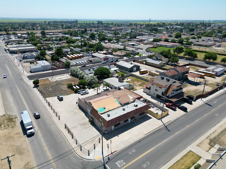 425 W Perkins Ave, McFarland, CA à vendre - Photo de l’immeuble – Image 2 sur 7