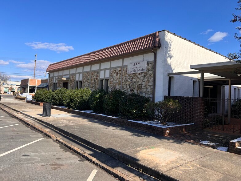 315 N Main St, Salisbury, NC à vendre - Photo de l’immeuble – Image 2 sur 83