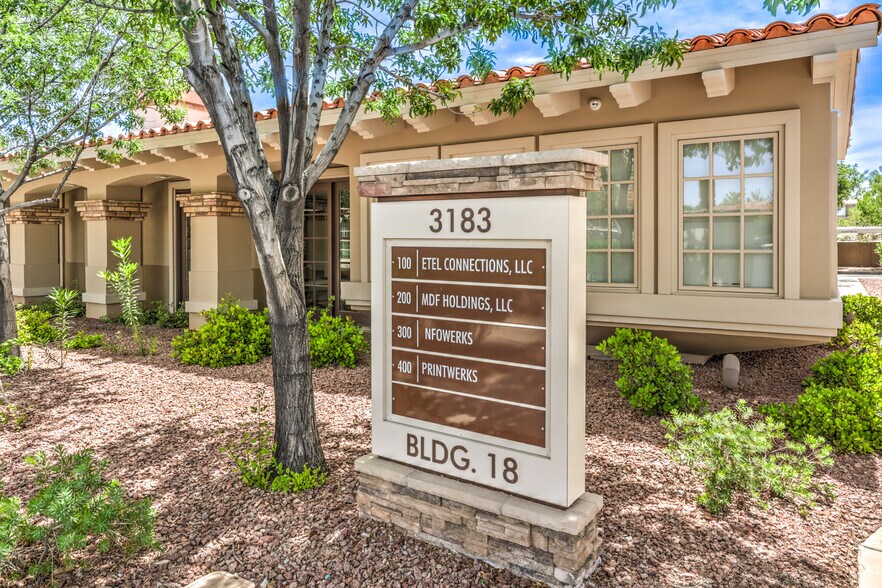 3183 E Warm Springs Rd, Las Vegas, NV à vendre - Photo de l’immeuble – Image 3 sur 37