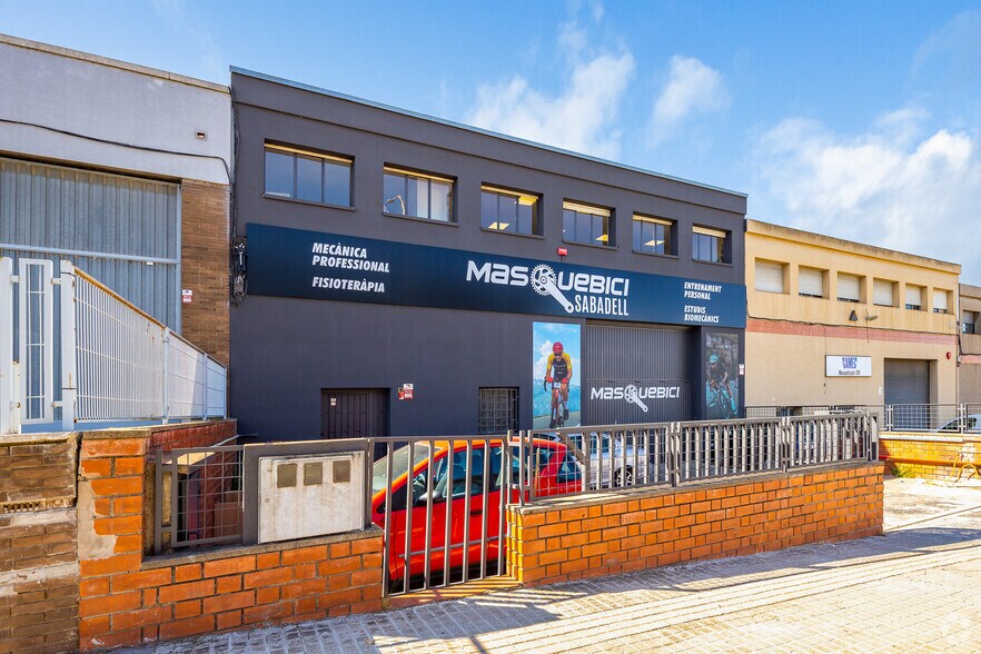 Industriel/Logistique dans Sabadell, Barcelona à louer - Photo de l’immeuble – Image 2 sur 2