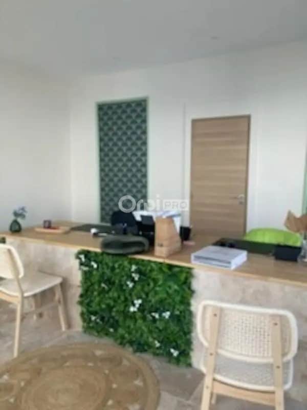 Plus de détails pour Local d’activités à vendre