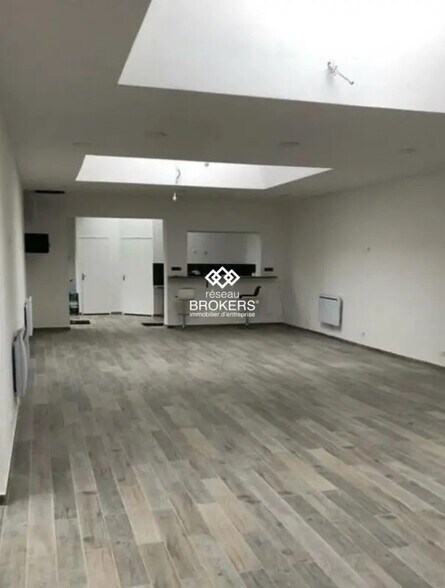 Local commercial dans Deuil-la-Barre à louer - Photo intérieure – Image 1 sur 4