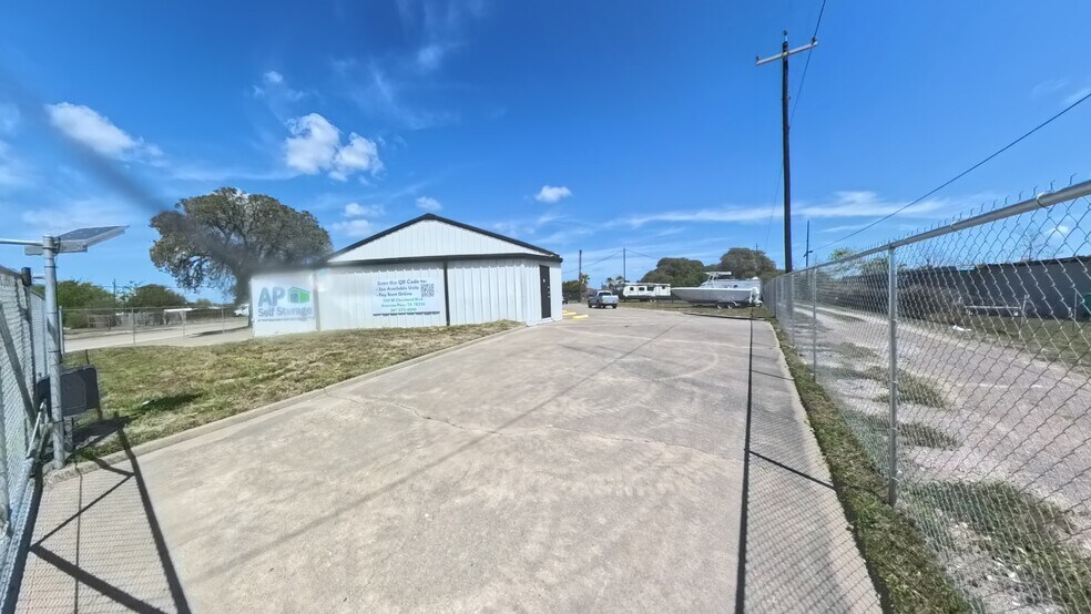 530 W Cleveland Blvd, Aransas Pass, TX à vendre - Photo principale – Image 1 sur 22