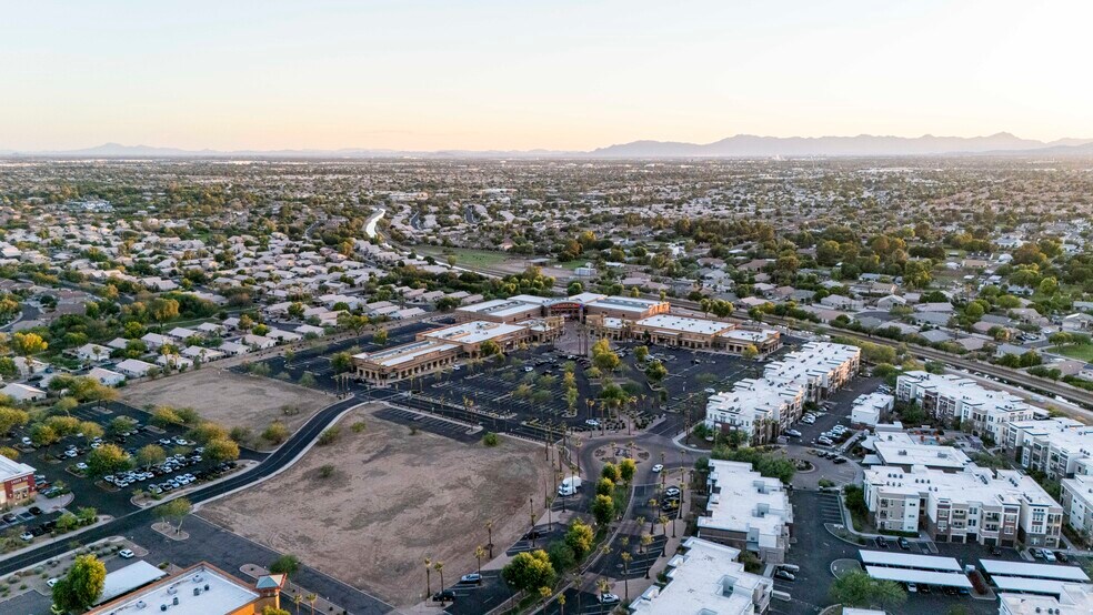 1166 S Gilbert Rd, Gilbert, AZ à louer - Photo de l’immeuble – Image 1 sur 7