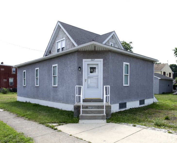 207 S Governor Printz Blvd, Lester, PA à vendre - Photo principale – Image 1 sur 3