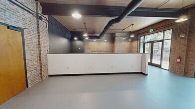 2324 S Lamar Blvd, Austin, TX à louer - Vidéo sur l’annonce professionnelle