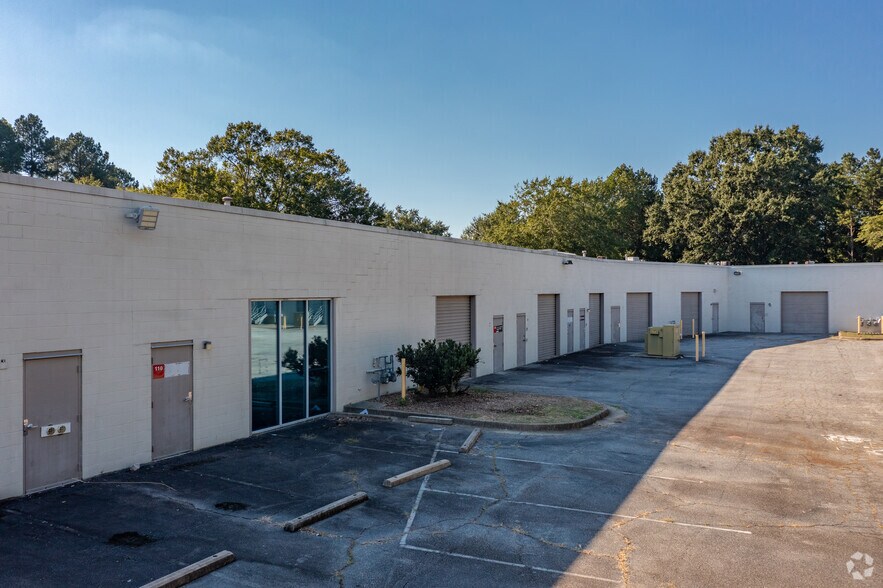 100 Pinnacle Way, Norcross, GA à louer - Photo de l’immeuble – Image 3 sur 4