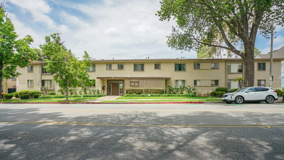 275 S Marengo Ave, Pasadena, CA à vendre - Photo de l’immeuble – Image 3 sur 33