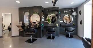 Plus de détails pour Local commercial à louer